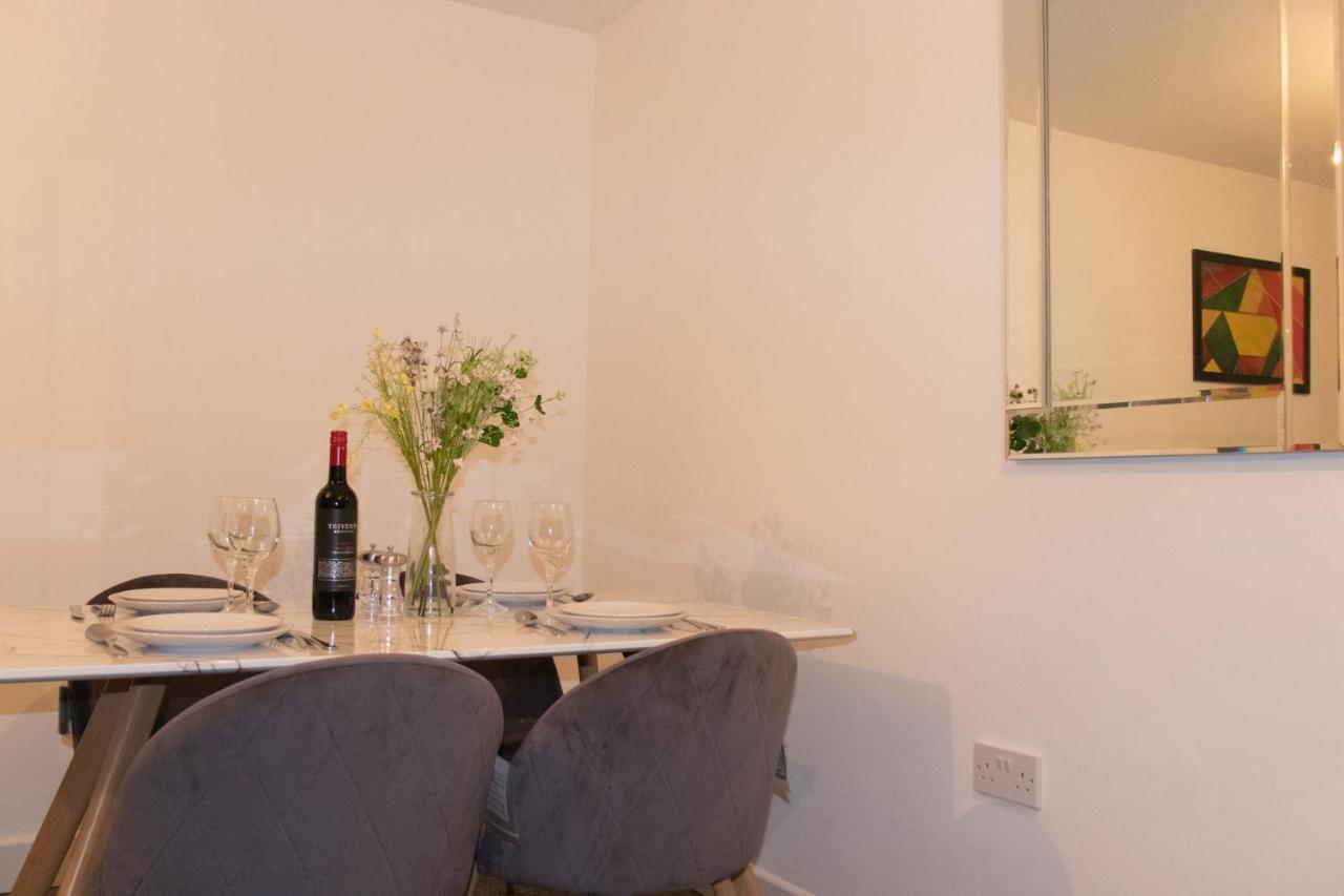Livestay-Modern Apartment Minutes Away From Heathrow Slough Kültér fotó