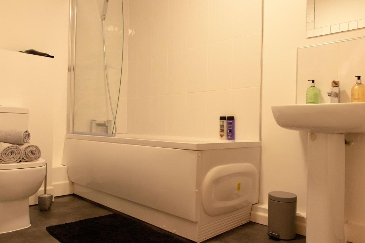 Livestay-Modern Apartment Minutes Away From Heathrow Slough Kültér fotó