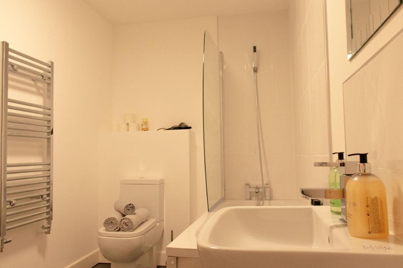 Livestay-Modern Apartment Minutes Away From Heathrow Slough Kültér fotó